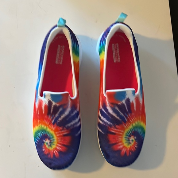 Skechers Shoes - Sketcher tie dye Go Walk size 10 US